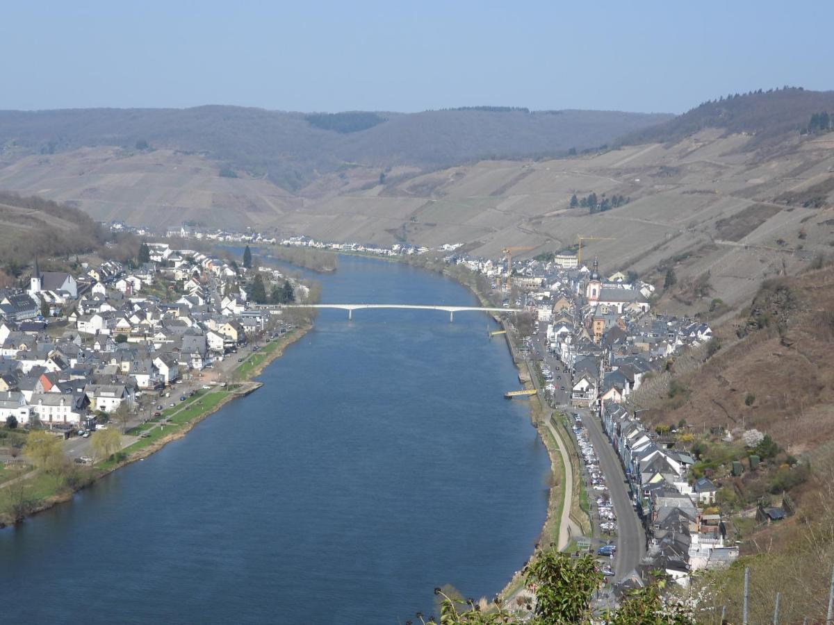 Ferienwohnung "Off Born" Familie Bremm Zell an der Mosel Esterno foto