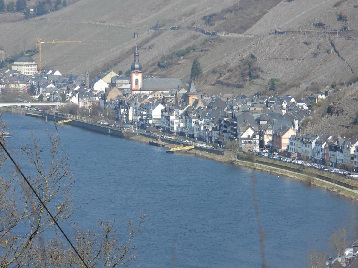 Ferienwohnung "Off Born" Familie Bremm Zell an der Mosel Esterno foto